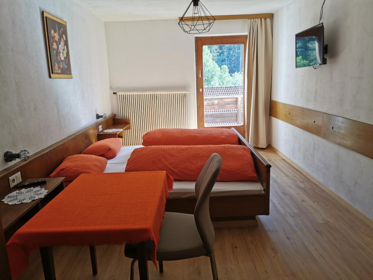 Gasthof Zum Loewen Landeck Luaran gambar